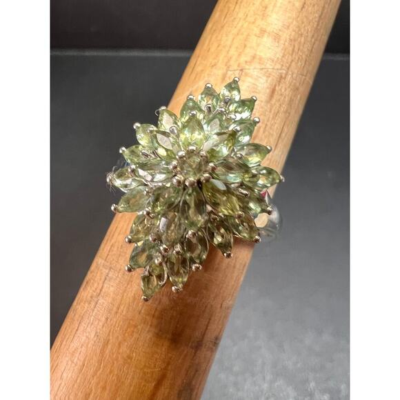 NEW Green apatite floral spray ring in rhodium over sterling silver size 7 - Picture 12 of 16